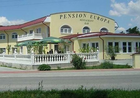 Penzion Europa Diakovce Εξωτερικό φωτογραφία